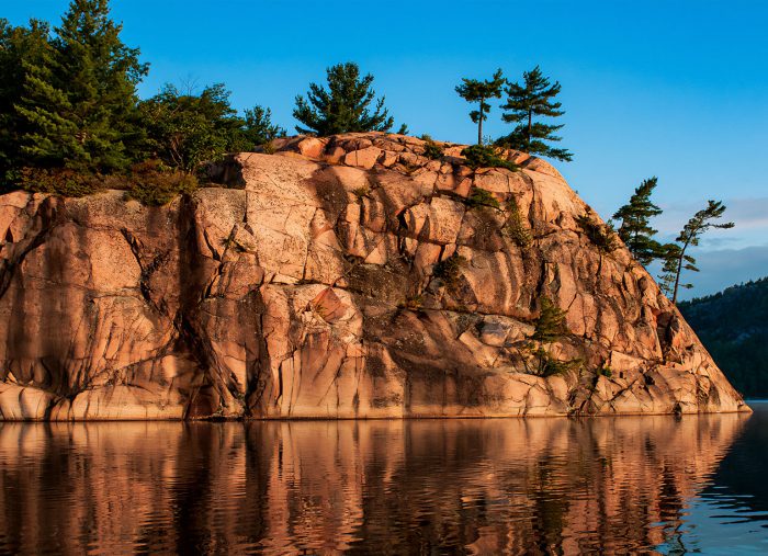 Killarney Provincial Park. Fantastic lakes with red and white rocks
